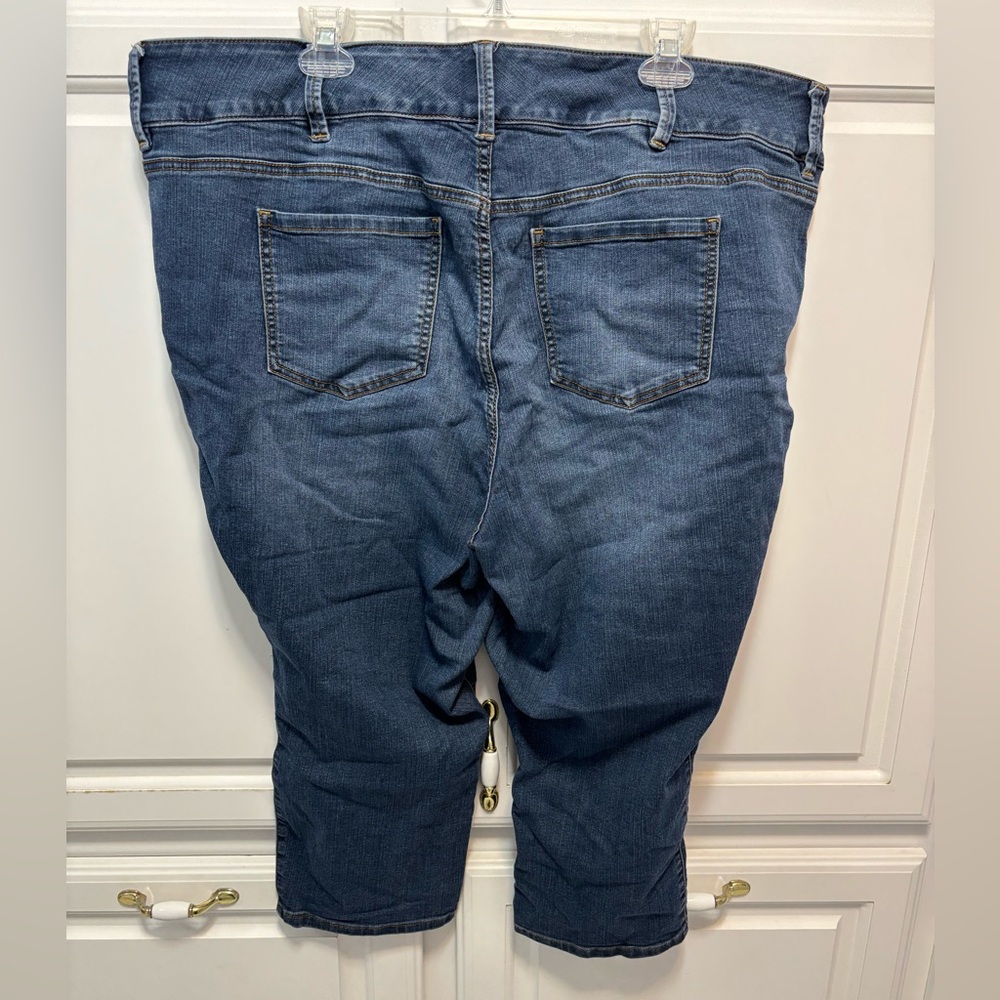 Torrid Super Denim Jegging Crop Button Fly Blue Jeans Women’s Size 24 - Picture 2 of 7